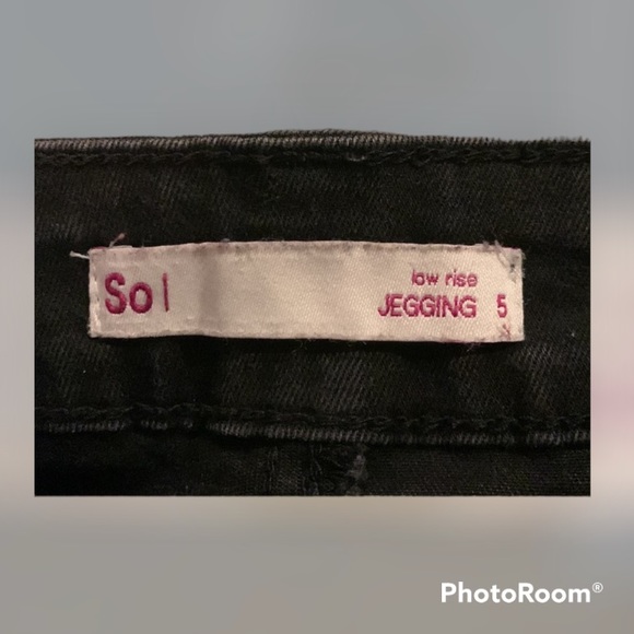 SO Black Low Rise Ripped Jeggings - Picture 7 of 8